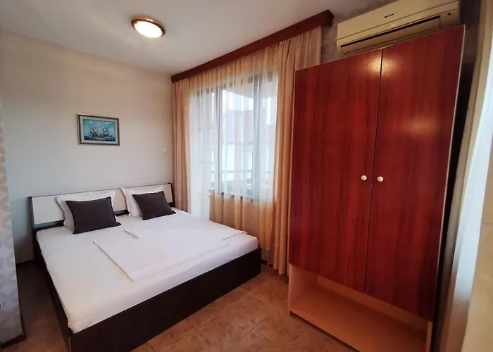 Πανσιόν Kaliana 3*